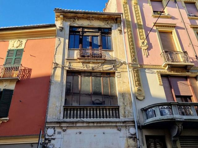 Villetta indipendente in vendita di 384 m² in Via Milano, 108
