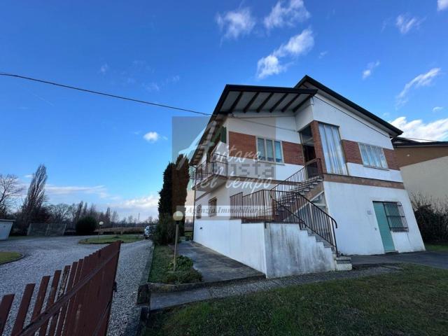 Villetta indipendente in vendita di 3850 m² in Via Giovanni XXIII&apos
