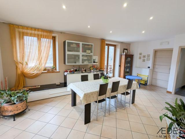Villetta indipendente in vendita di 385 m²