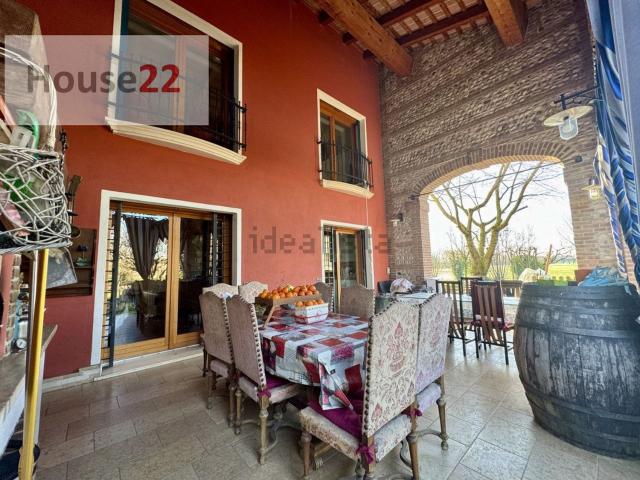 Villetta indipendente in vendita di 385 m² in Via Giovanni Falcone, 23