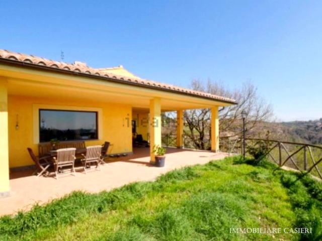 Villetta indipendente in vendita di 385 m² in Via Monte Soriano, 33