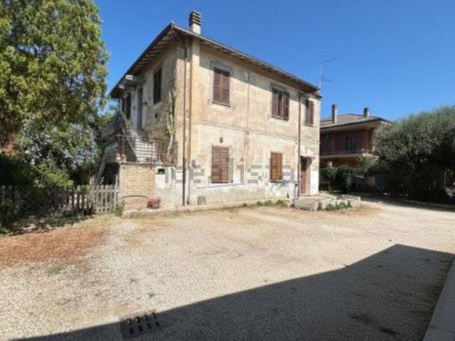 Villetta indipendente in vendita di 386 m² in Via dei Pietramellara, 21