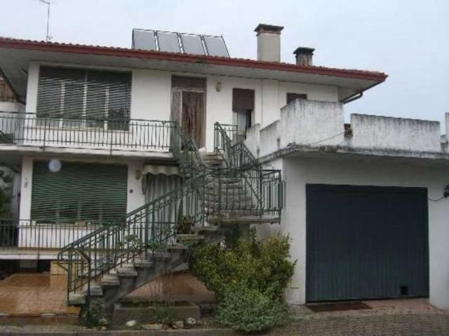 Villetta indipendente in vendita di 386 m² in Via Lodovico Boschieri