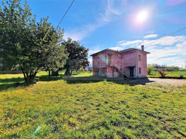 Villetta indipendente in vendita di 387 m²