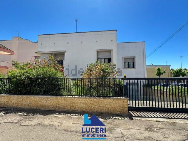 Villetta indipendente in vendita di 387 m² in Via Giulio Verne