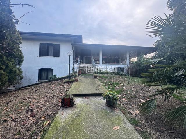 Villetta indipendente in vendita di 388 m²