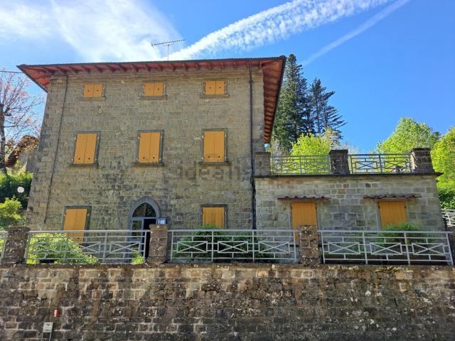 Villetta indipendente in vendita di 390 m² in Via Martiri di Podernuovo