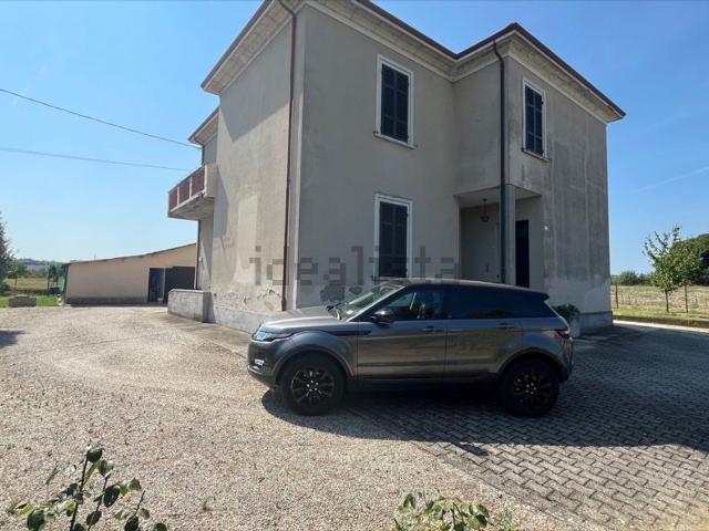Villetta indipendente in vendita di 390 m² in Via San Pietro in Arco