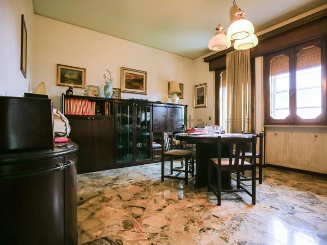 Villetta indipendente in vendita di 390 m² in Via Roma, 475