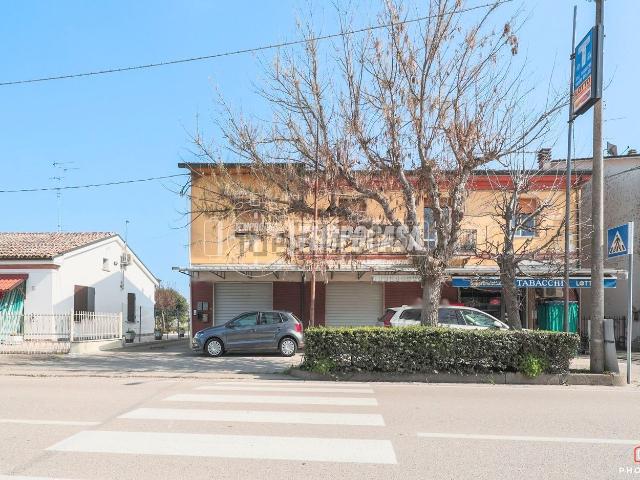 Villetta indipendente in vendita di 392 m² in Via del Bosco