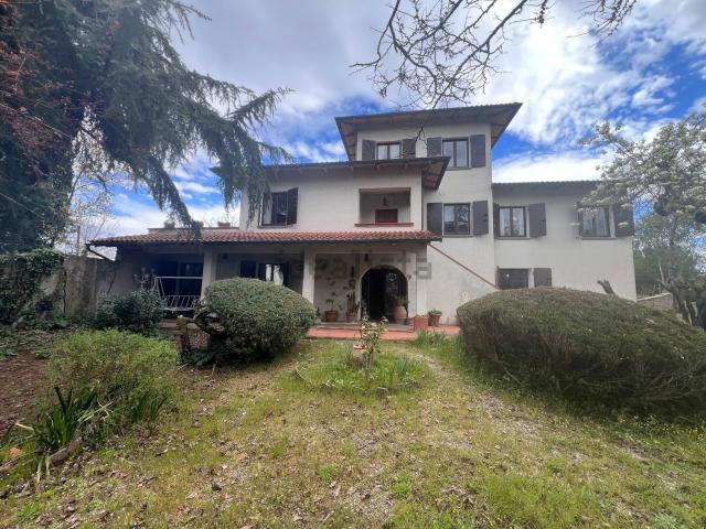 Villetta indipendente in vendita di 392 m² in Via delle Culle, 37