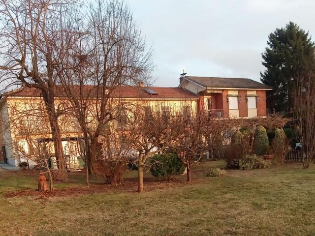 Villetta indipendente in vendita di 392 m² in Strada Pontesuero