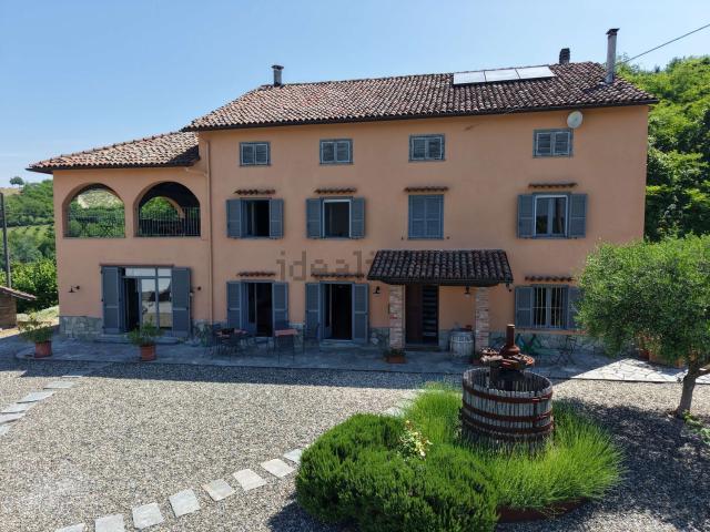 Villetta indipendente in vendita di 394 m² in Strada Albera