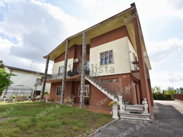 Villetta indipendente in vendita di 395 m²