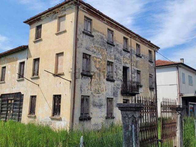 Villetta indipendente in vendita di 395 m² in Via Castion