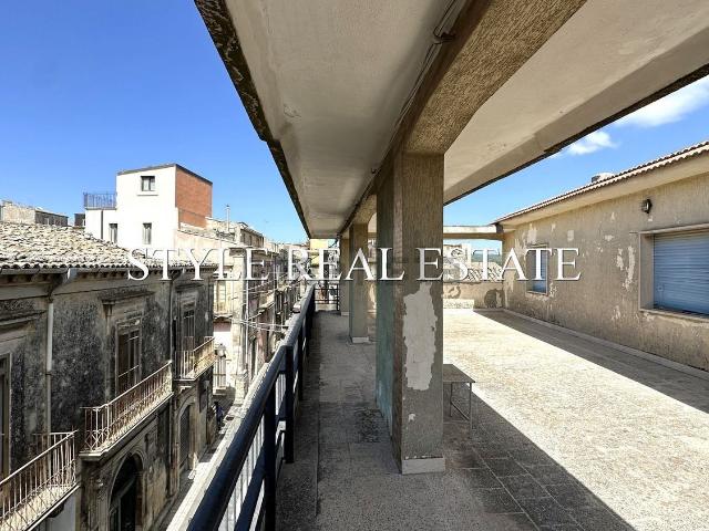 Villetta indipendente in vendita di 395 m² in Via Gaetano Italia