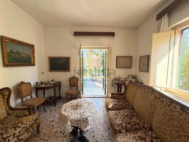 Villetta indipendente in vendita di 395 m² in Via Leonardo Da Vinci, 170