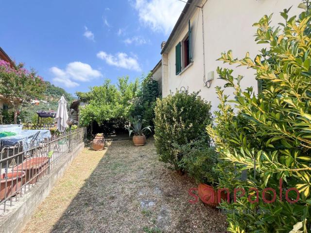 Villetta indipendente in vendita di 395 m² in Via XXV Aprile, 2