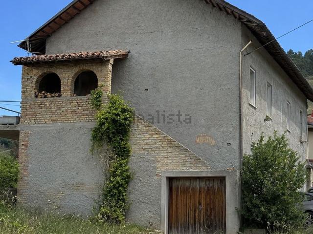 Villetta indipendente in vendita di 395 m² in Frazione Vallesenzana, 101