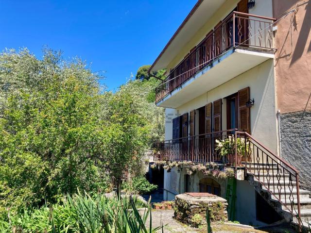 Villetta indipendente in vendita di 395 m² in Strada Rupanego