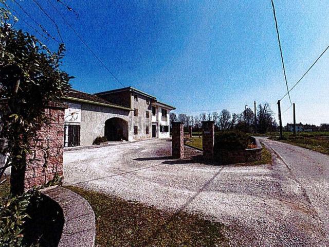Villetta indipendente in vendita di 397 m² in Via Ortigara