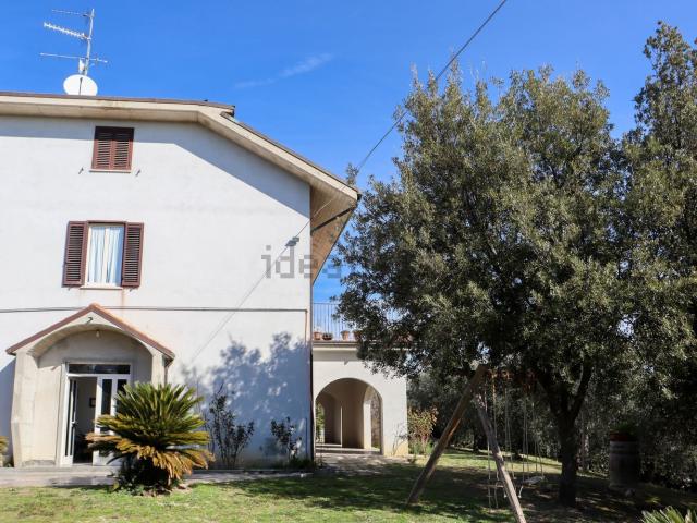 Villetta indipendente in vendita di 399 m² in Contrada Collelungo