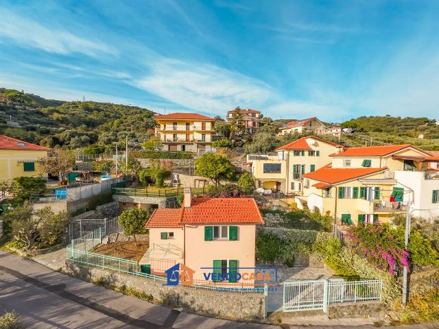 Villetta Indipendente Vista Mare E Ampio Cortile 63m² Varazze