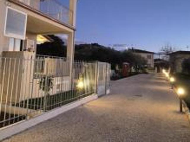 Villetta quadrifamiliare in vendita a Capezzano Pianore Camaiore 170 mq Rif: 1403857