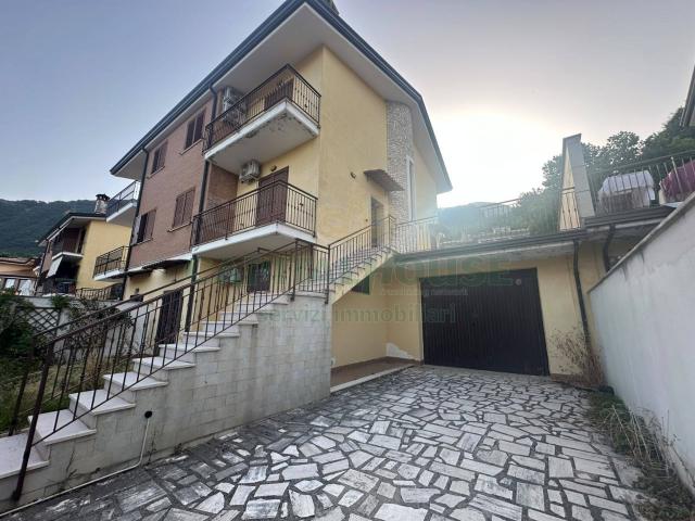 Villette a schiera in affitto a Summonte