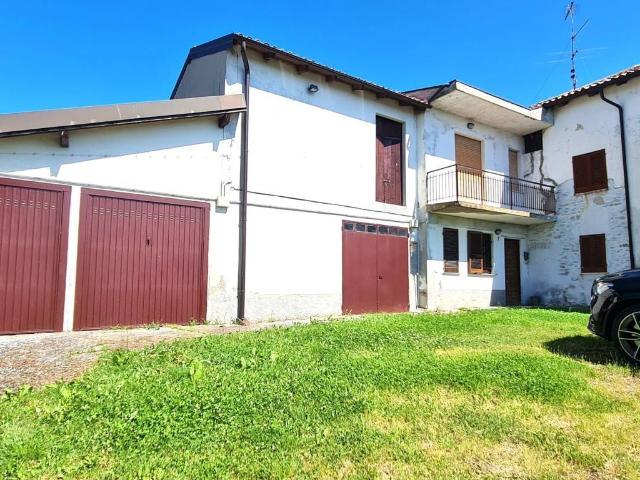 Villette a schiera in vendita a Montecalvo Versiggia