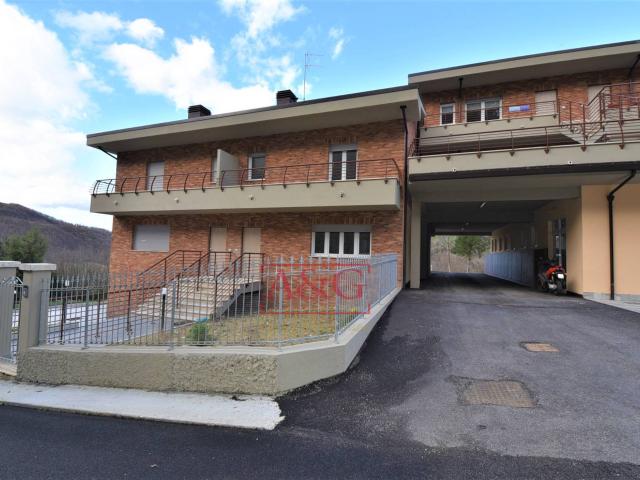 Villette a schiera in vendita a Montefortino, Centro