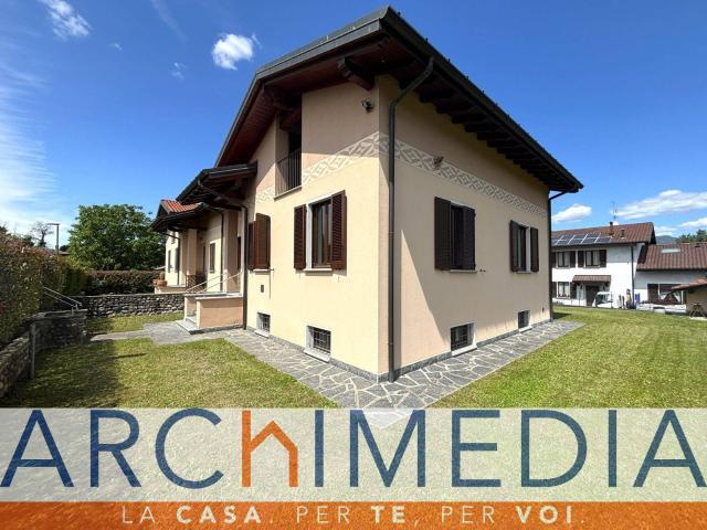 Villette a schiera in vendita a Buguggiate