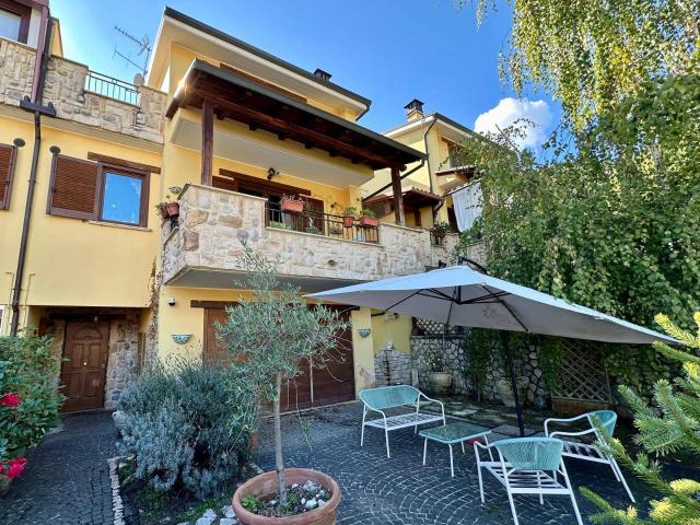 Villette a schiera in vendita a L'Aquila, Preturo