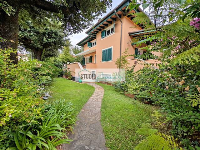 Villette a schiera in vendita a Pietrasanta, Marina di Pietrasanta