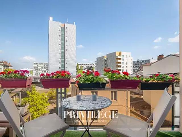 Villeurbanne 69100 Achat / Vente appartement 3 pièces t3 au dernier étage