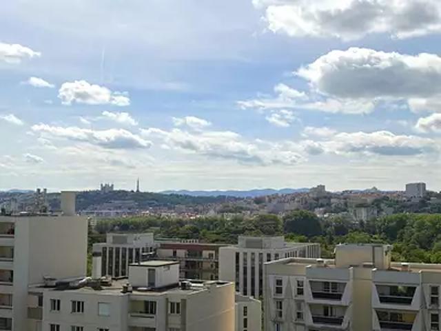 Villeurbanne 69100 Achat / Vente appartement 1 pièce t1 au dernier étage parking