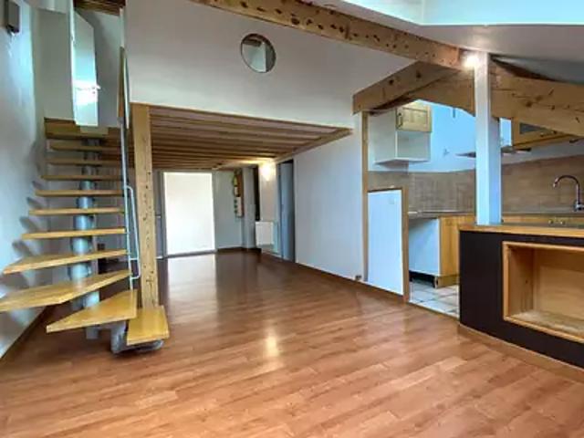 Villeurbanne 69100 Location appartement 3 pièces t3 au dernier étage