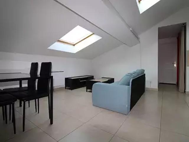 Villeurbanne 69100 Location appartement 2 pièces t2 au dernier étage