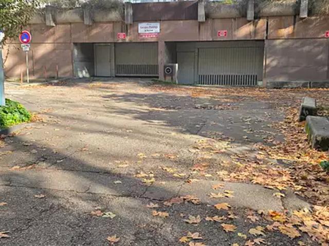 Villeurbanne 69100 Location parking au dernier étage