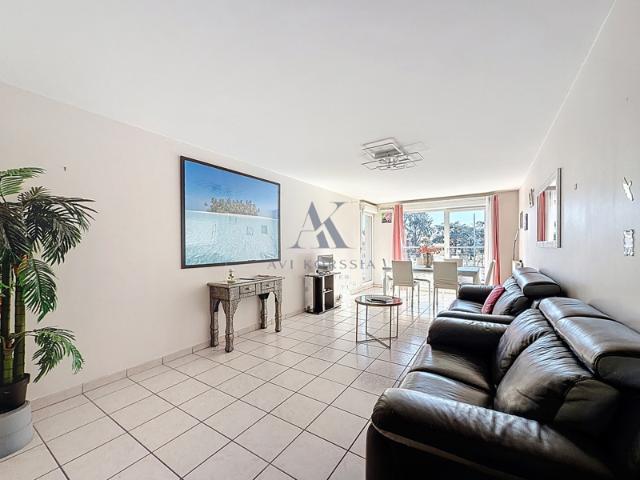 Villeurbanne 90 m2 3 chambres, balcon, garage, résidence 2