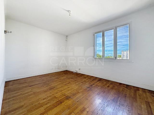 VILLEURBANNE CUSSET T3 66m² EN ETAGE 210000€