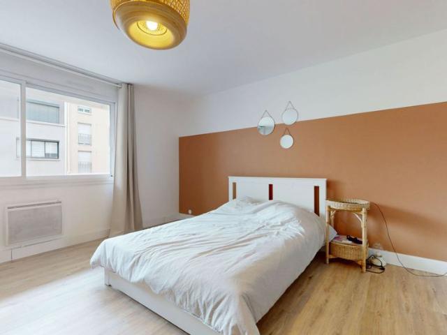 Villeurbanne Genas — Chambre L 4