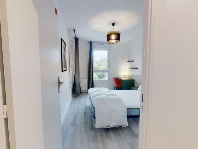 Villeurbanne Réguillon — Chambre Privée 3
