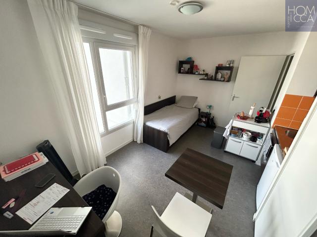 VILLEURBANNE REPUBLIQUE STUDIO VENDU LOUE ETAGE ELEVE ASCENSEUR PARKING EN SOUS SOL