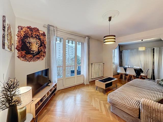 Villeurbanne — T2 60 m2 | Balcon | Cave | Reconfiguré T3