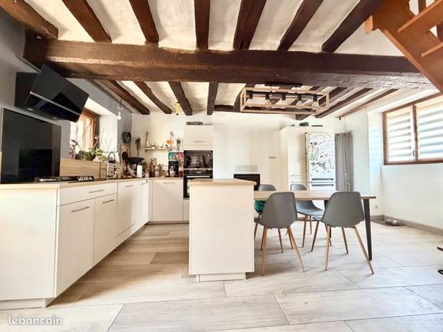 Villevêque: Maison T4 113m2 Parcelle: 1787m2