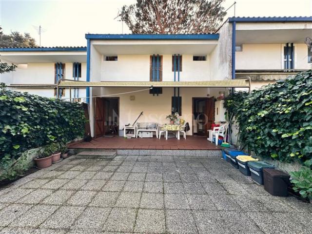 Villino a Schiera di 65 mq a Fregene Fiumicino