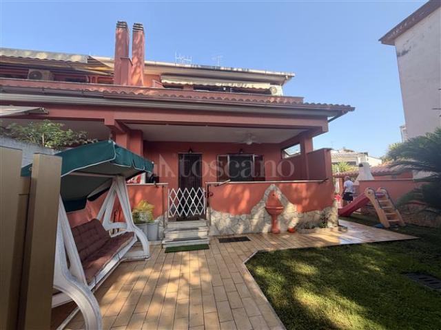 Villino a Schiera di 70 mq a Tor San Lorenzo Lido Ardea