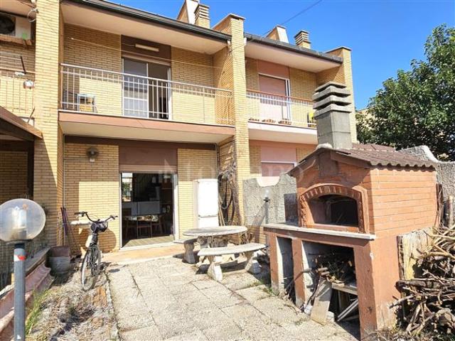 Villino a Schiera di 80 mq a TOR SAN LORENZO LIDO Ardea