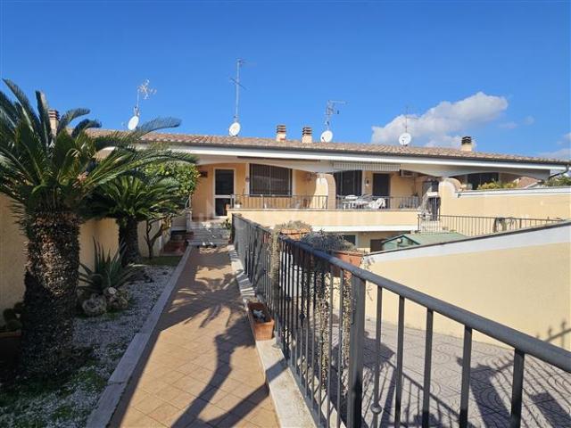 Villino a Schiera di 90 mq a NUOVA CALIFORNIA Ardea